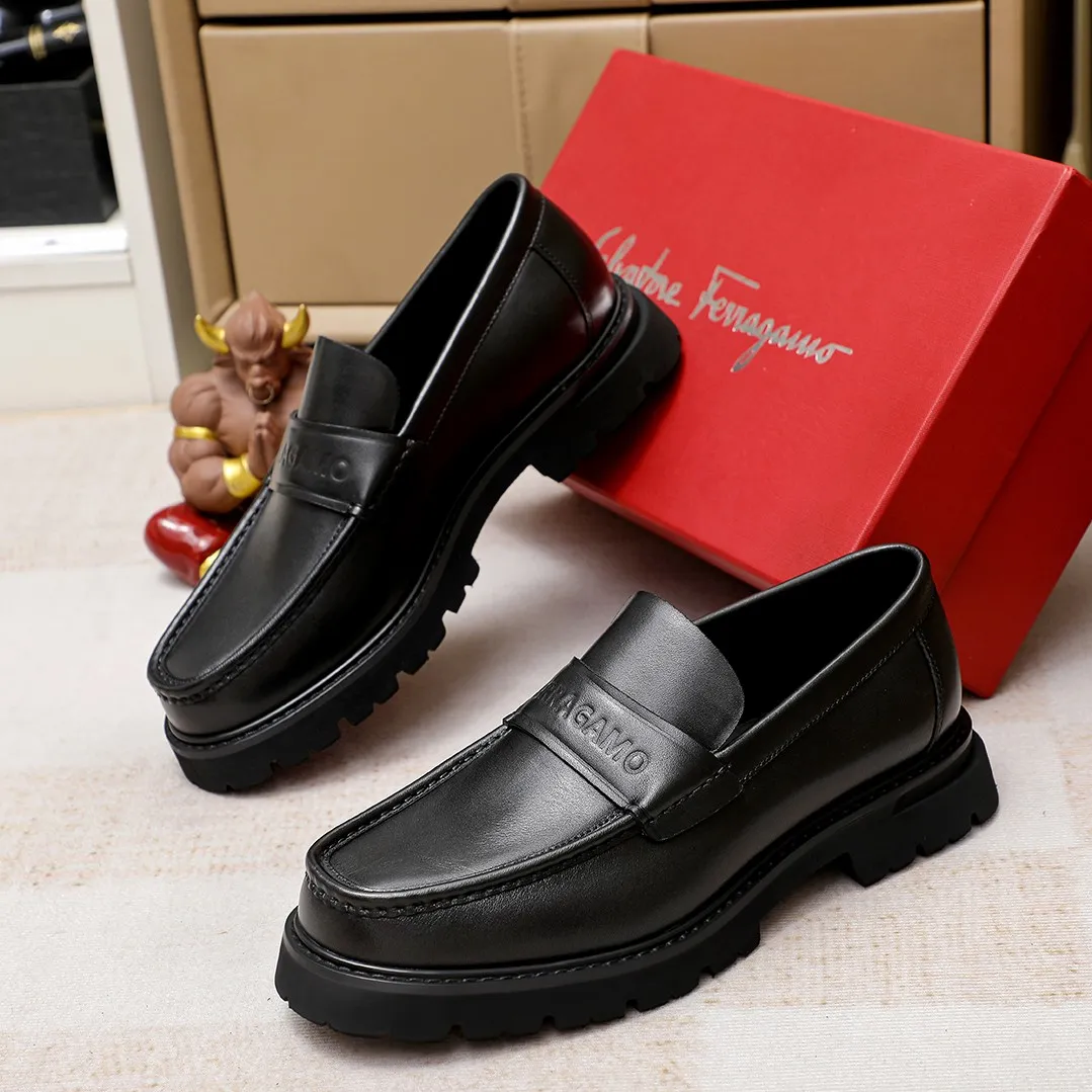 Men's shoes 💰460 🔥Ferragamo's new men's casual slip-on shoes🇨🇳Official website original 1:1 mold, original quality💯Fine workmanship, high-end luxury☘The upper is made of imported Italian first-layer cowhide🌴🐂Leather lining🍓Rubber wear-resistant and non-slip outsole, breathable and comfortable to wear🍍The first choice for high-grade men🍉3 colors available! Code number 38-45……